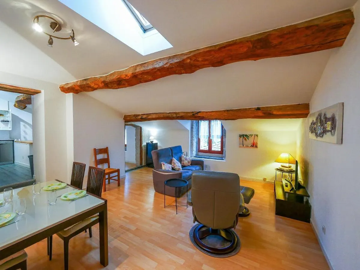 Gîte des Halles - gitesdesbalcons-com Crémieu 0*,  France