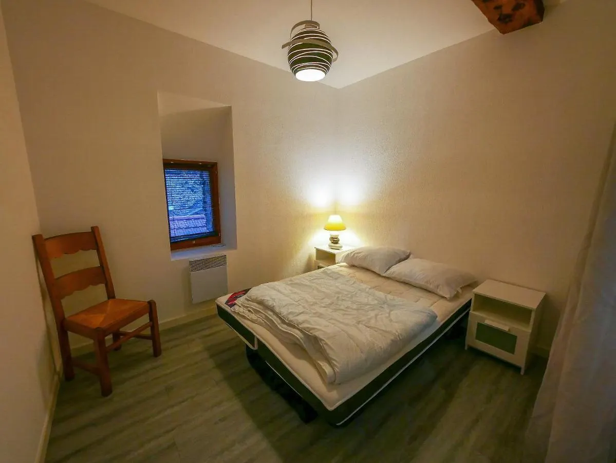 Gîte des Halles - gitesdesbalcons-com Crémieu Appartement