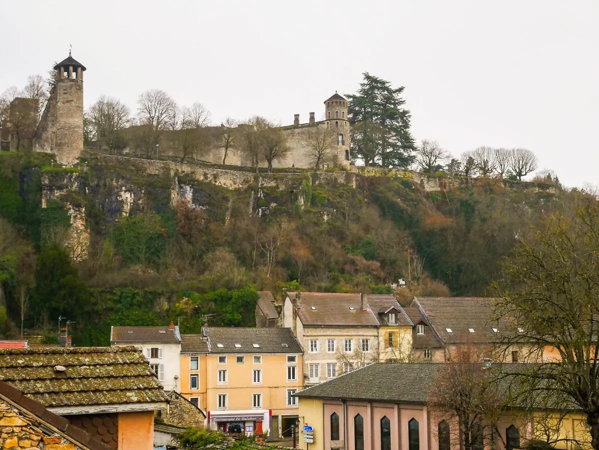 Appartement Gîte des Halles - gitesdesbalcons-com Crémieu France